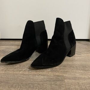 Aldo Etiwel Short Black Heeled Boots - size 8